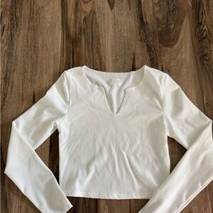 Elegant White Long Sleeve Ribbed Top NWOT